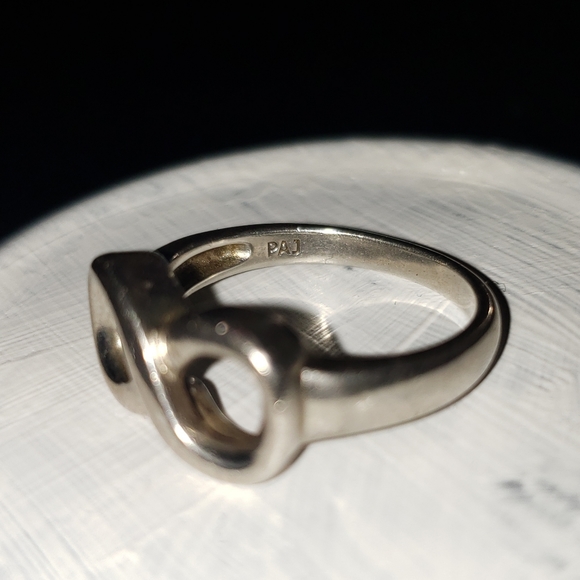 A silver Infinity ring. - Picture 2 of 2